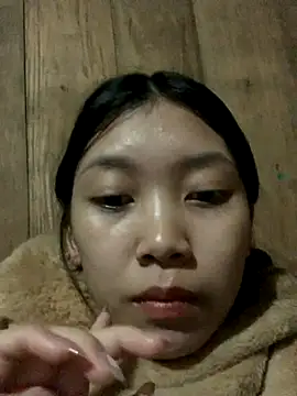 linh-lan1 online show from 11.18.25