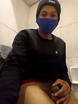 Snapshot of Sgebi8223 chatting on 10.18.25 Sgebi8223 online show from 10.18.25