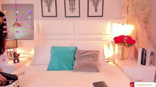 Ari lynn  online show from 11.14.25