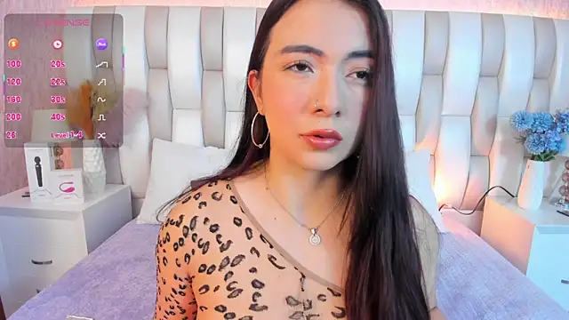 Ari lynn  online show from 12.17.25