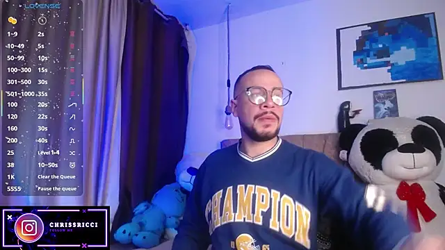 Snapshot of Chriss-ricci chatting on 10.17.25 Chriss-ricci online show from 10.17.25