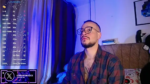 Snapshot of Chriss-ricci chatting on 10.18.25 Chriss-ricci online show from 10.18.25