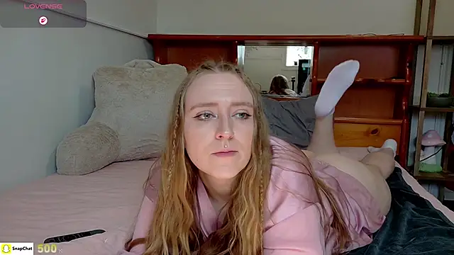 Pattyworld69 online show from 04.17.26