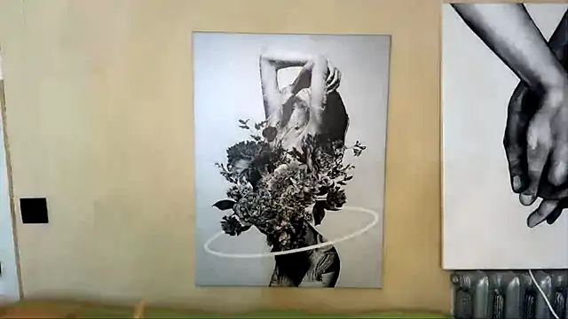 Snapshot of MichelleeeHot chatting on 10.19.25 MichelleeeHot online show from 10.19.25