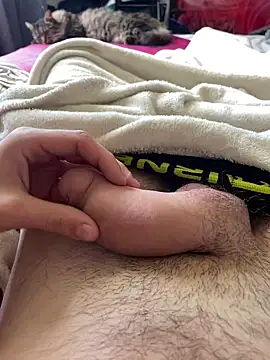 Snapshot of kevin-huge chatting on 10.14.25 kevin-huge online show from 10.14.25