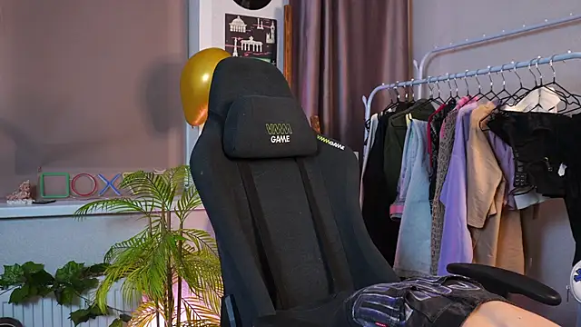 Snapshot of ariyour chatting on 11.02.25 ariyour online show from 11.02.25