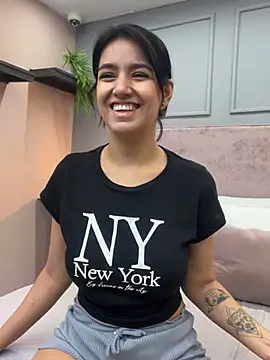 Snapshot of 1evelinewood chatting on 02.27.25 1evelinewood online show from 02.27.25