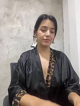 Snapshot of 1evelinewood chatting on 03.12.25 1evelinewood online show from 03.12.25