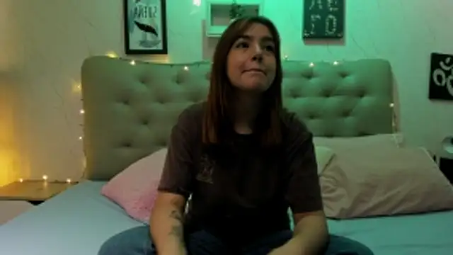 Snapshot of 1evelinewood chatting on 04.13.26 1evelinewood online show from 04.13.26