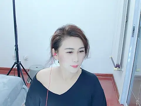 Snapshot of -dandan chatting on 10.18.25 -dandan online show from 10.18.25