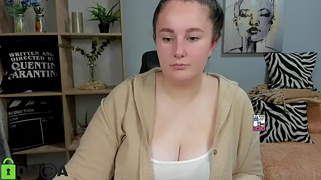 Snapshot of Undinna chatting on 10.16.25 Undinna online show from 10.16.25