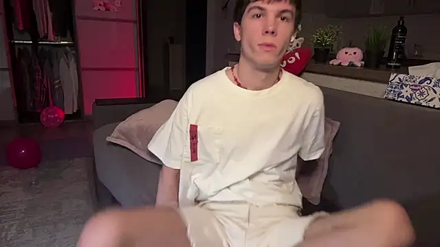 Jeremy1Scott online show from 12.02.25