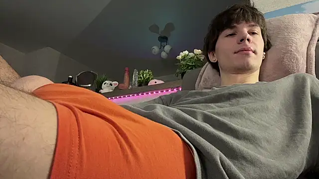 Jeremy1Scott online show from 02.06.26