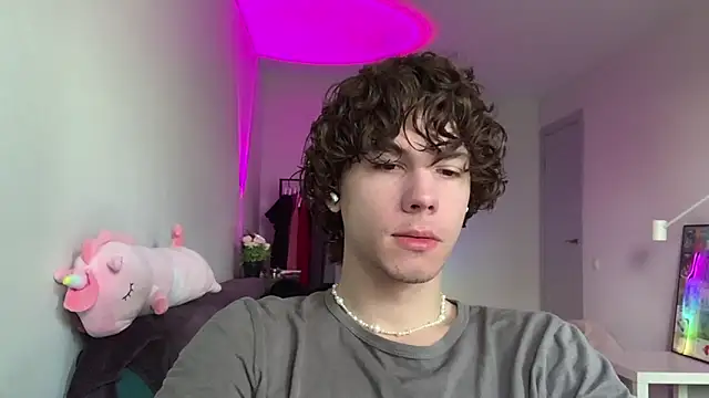 Jeremy1Scott online show from 06.08.26