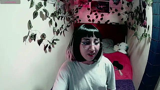 Snapshot of xayah_777 chatting on 10.16.25 xayah 777 online show from 10.16.25