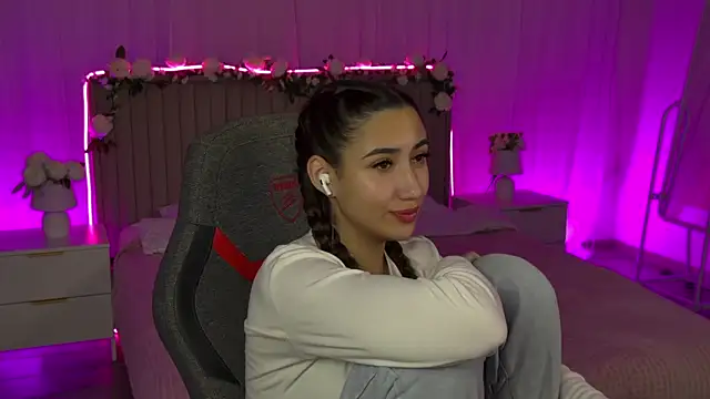 RebeckaThornton online show from 11.16.25