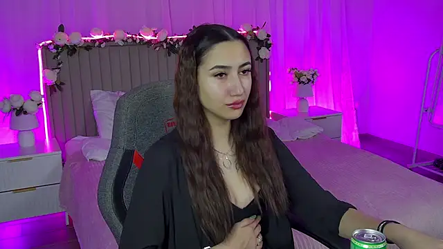 RebeckaThornton online show from 12.18.25