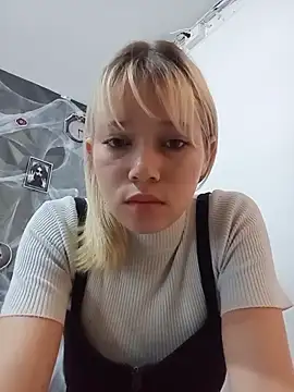 Snapshot of alliciary chatting on 10.21.25 alliciary online show from 10.21.25