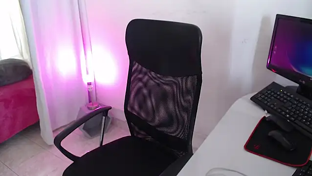 Snapshot of KingSuccubus chatting on 10.13.25 KingSuccubus online show from 10.13.25