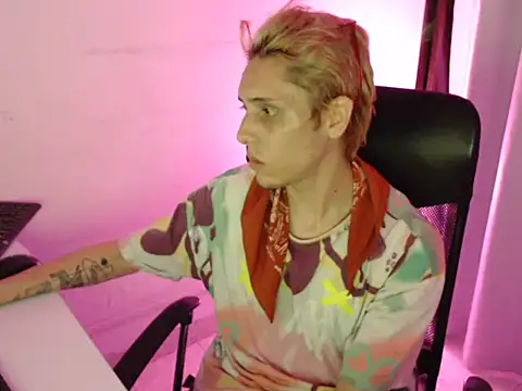 Snapshot of KingSuccubus chatting on 10.17.25 KingSuccubus online show from 10.17.25