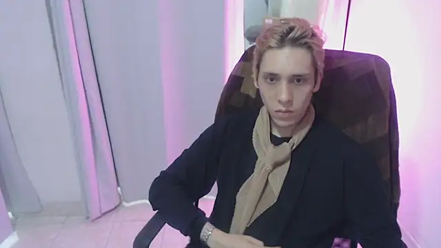 Snapshot of KingSuccubus chatting on 11.06.25 KingSuccubus online show from 11.06.25