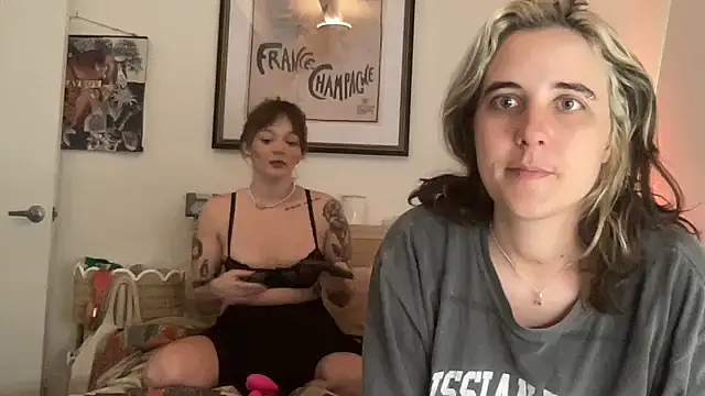 Snapshot of lill_daddysgirl chatting on 10.28.25 lill daddysgirl online show from 10.28.25