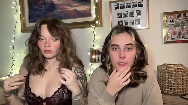 Snapshot of lill_daddysgirl chatting on 12.16.25 lill daddysgirl online show from 12.16.25