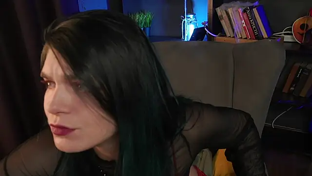 Snapshot of pussysauruss chatting on 10.23.25 pussysauruss online show from 10.23.25