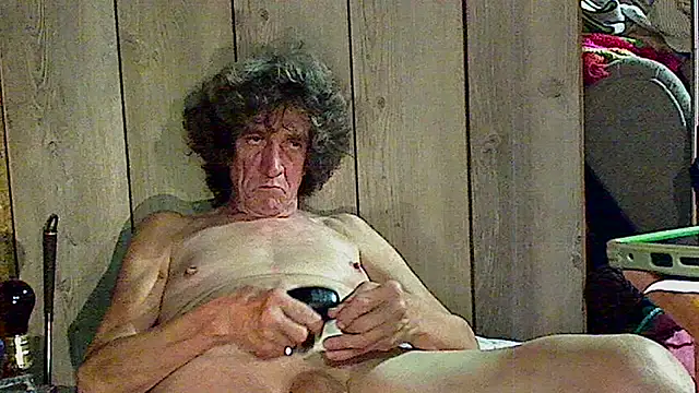 Snapshot of OldManOnline chatting on 11.07.25 OldManOnline online show from 11.07.25