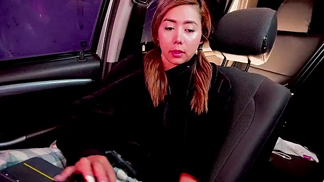 kam amazoniann online show from 10.15.25