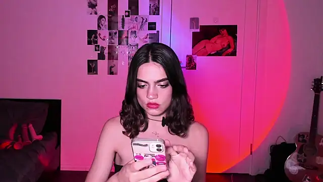 Snapshot of nightfloatt chatting on 10.15.25 nightfloatt online show from 10.15.25