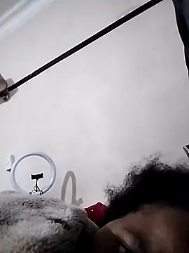 CaramelBoootie online show from 11.18.25