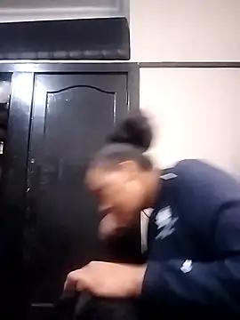 CaramelBoootie online show from 04.17.26