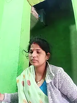 Karishma cute online show from 01.13.26