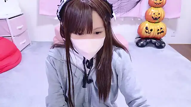 Snapshot of 727_nazuna chatting on 10.30.25 727 nazuna online show from 10.30.25