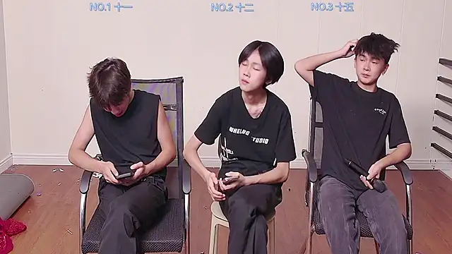 Snapshot of hyboys chatting on 10.15.25 hyboys online show from 10.15.25