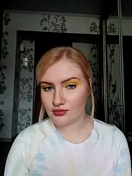 Snapshot of karkinn chatting on 10.20.25 karkinn online show from 10.20.25