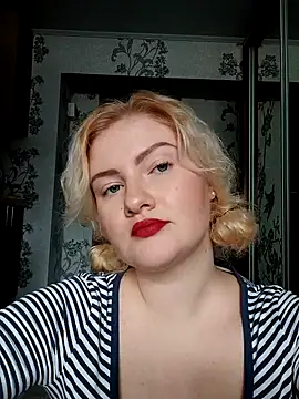 Snapshot of karkinn chatting on 10.23.25 karkinn online show from 10.23.25