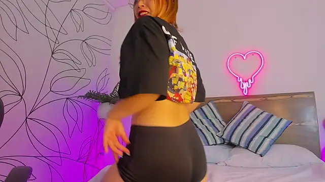 Snapshot of merida_06 chatting on 10.23.25 merida 06 online show from 10.23.25