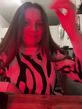 Amy  Leee  online show from 12.17.25