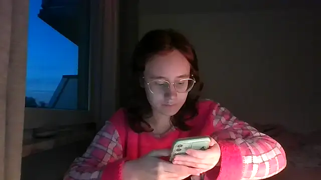 Snapshot of LuckySLove chatting on 03.08.26 LuckySLove online show from 03.08.26