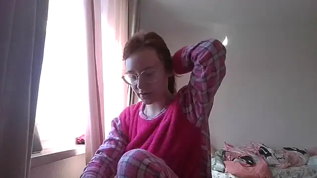 Snapshot of LuckySLove chatting on 03.22.26 LuckySLove online show from 03.22.26