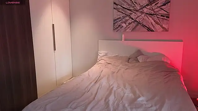 Miraa Belle online show from 10.25.25