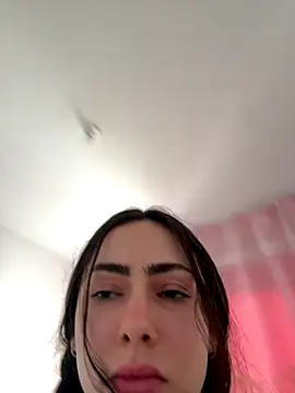 Baby Mia pires online show from 10.18.25