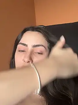 Baby Mia pires online show from 11.05.25