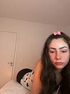 Baby Mia pires online show from 11.22.25