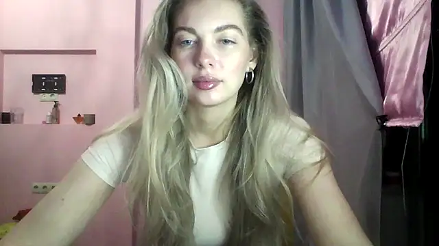 Snapshot of Sygream chatting on 10.19.25 Sygream online show from 10.19.25