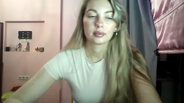 Snapshot of Sygream chatting on 10.20.25 Sygream online show from 10.20.25