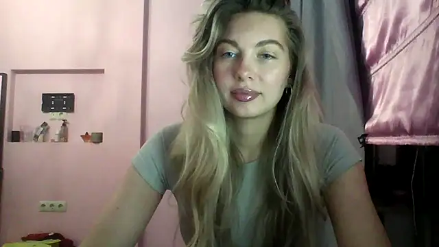 Snapshot of Sygream chatting on 10.21.25 Sygream online show from 10.21.25