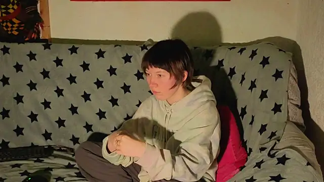 Snapshot of ReincarnatedAngel chatting on 10.23.25 ReincarnatedAngel online show from 10.23.25